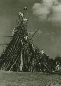 Figure 1 - Aggies pose on the stack in 1939.